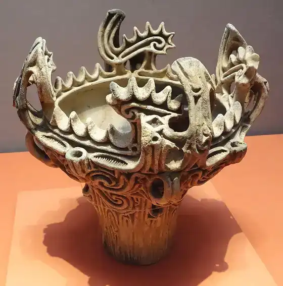 Vase Jōmon à décor flamboyant